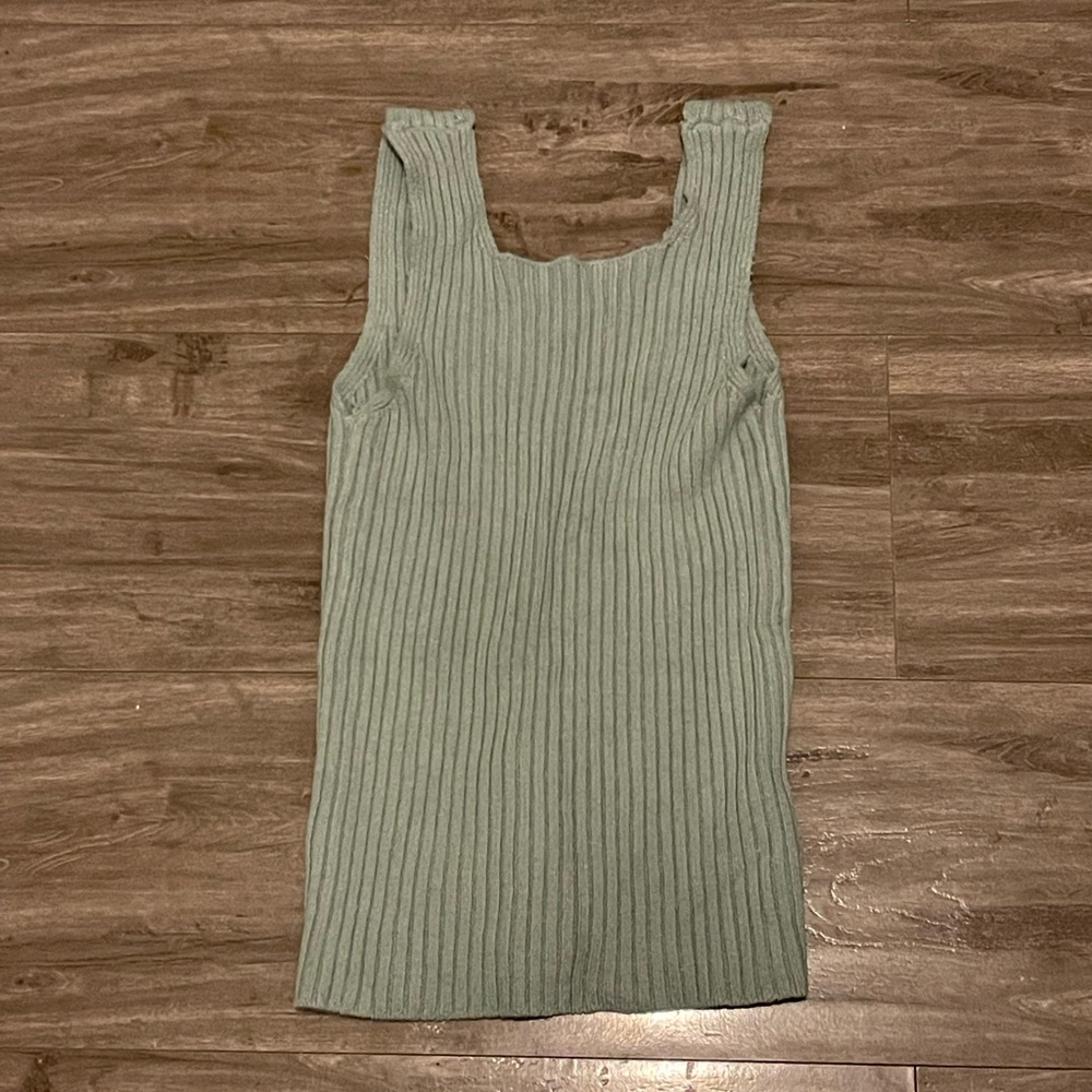 SWEATER TANK